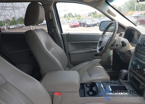 2005 Jeep Grand Cherokee Laredo z USA, uszkodzony, nr VIN 1J4HR48N95C702088